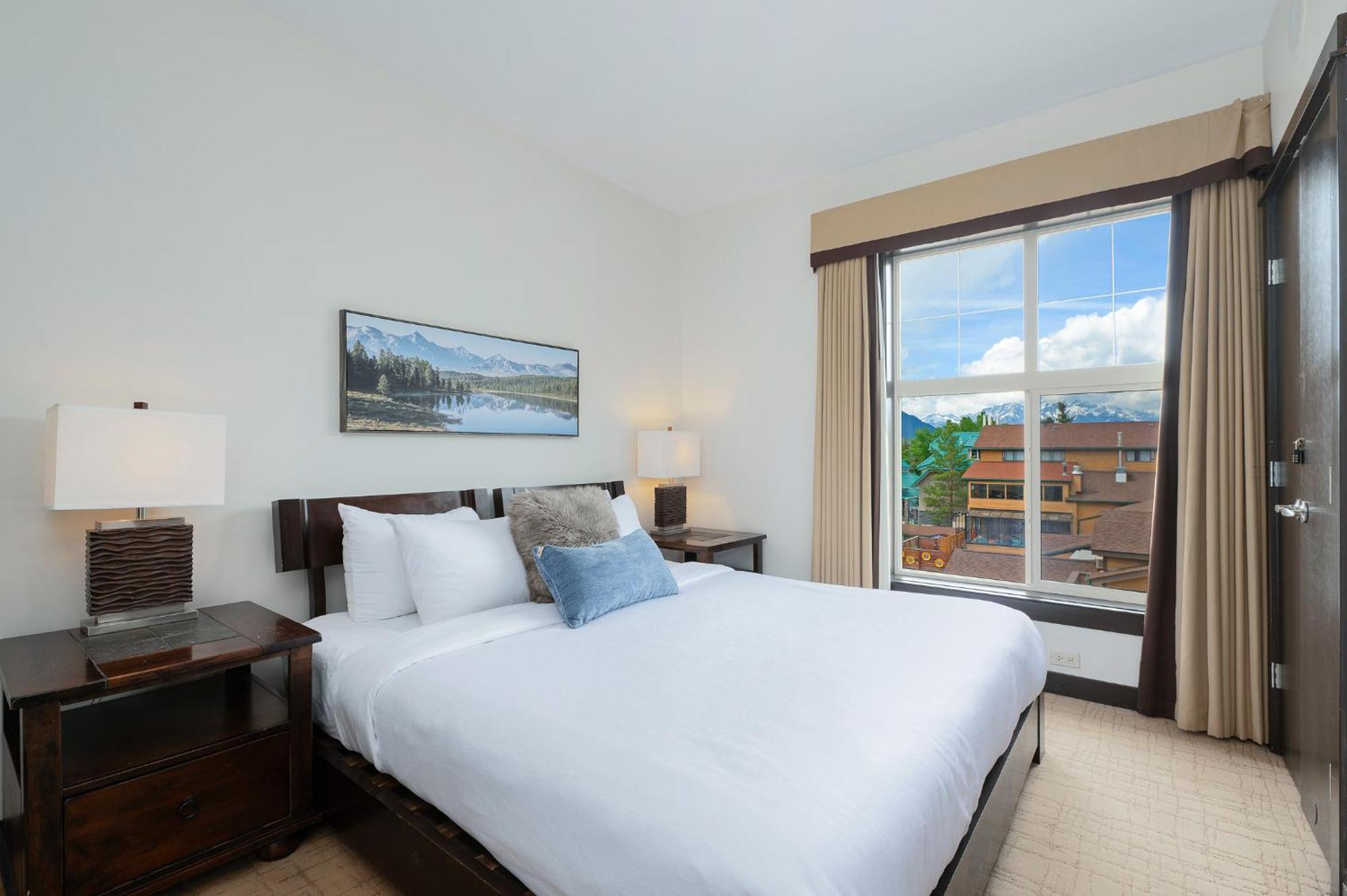 Heavenly Mountain Condo Managed By Little Sister Getaways Canmore Exterior photo